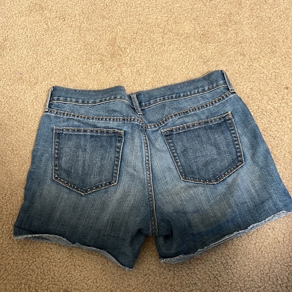 Old Navy denim blue jean shorts frayed hem size 10 EUC - Picture 2 of 3